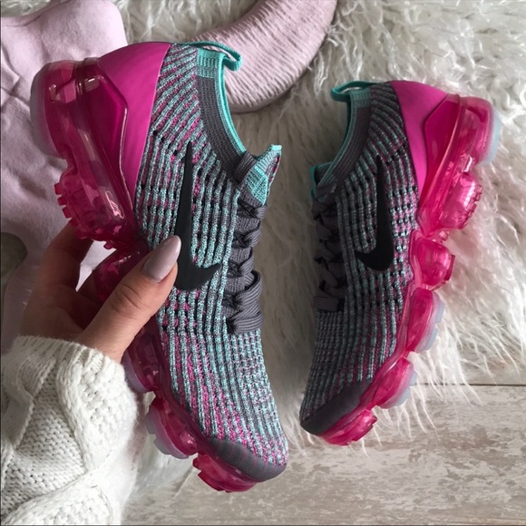 NWT Nike Air Vapormax Flyknit 3 - Picture 2 of 8